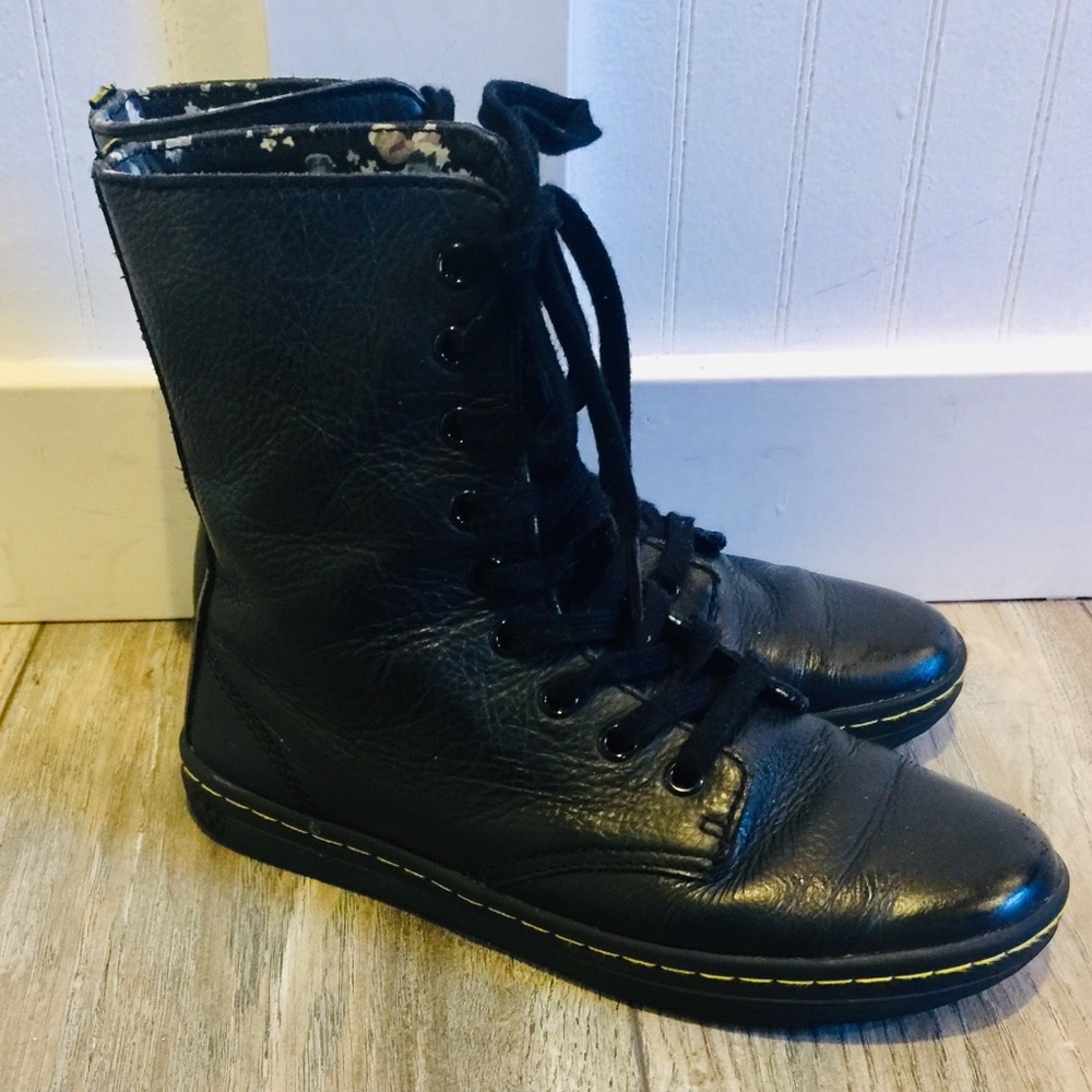 DR. MARTEN Black Leather High Ankle boots size 6
